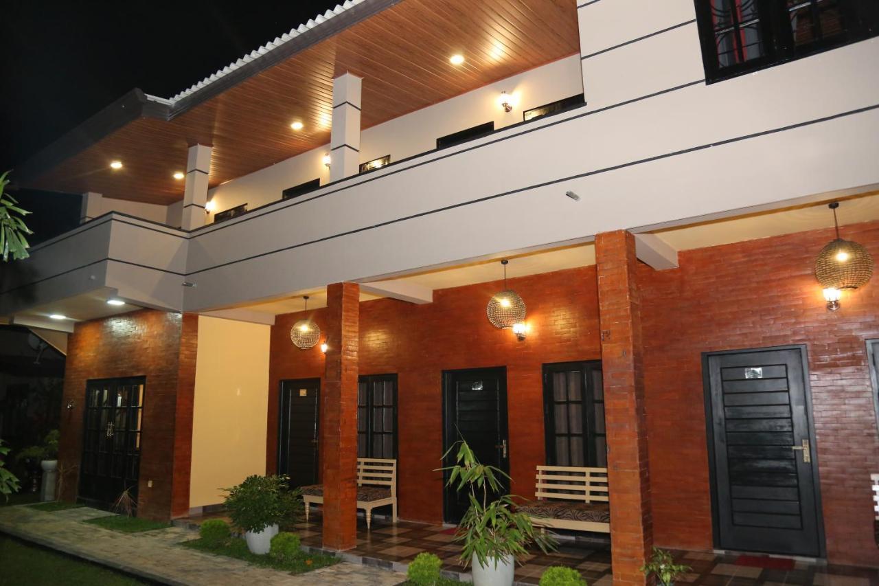 Edwin'S Airport Stay Dalupotha Bagian luar foto