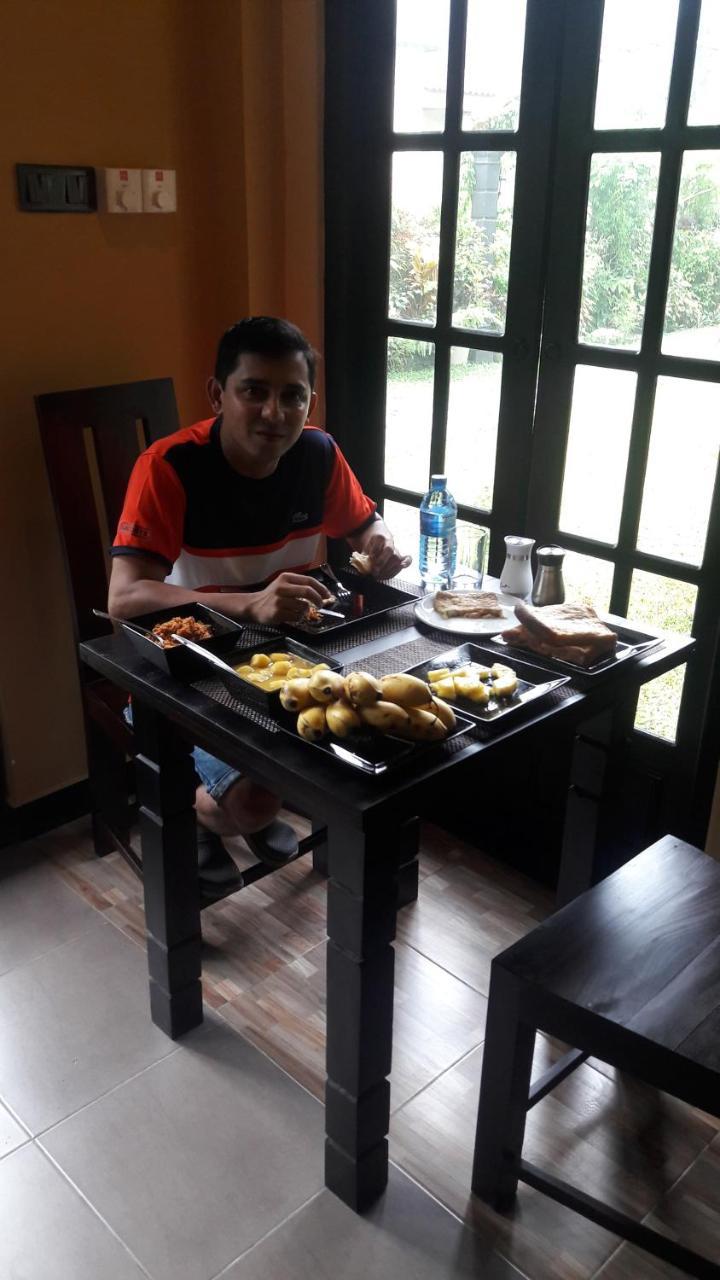 Edwin'S Airport Stay Dalupotha Bagian luar foto
